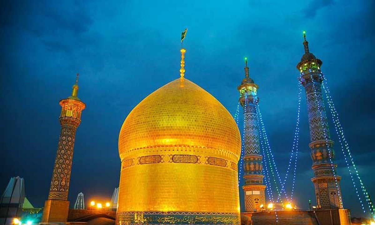 تعویض طلای گنبد حرم مطهر حضرت فاطمه معصومه علیهاالسلام 1382