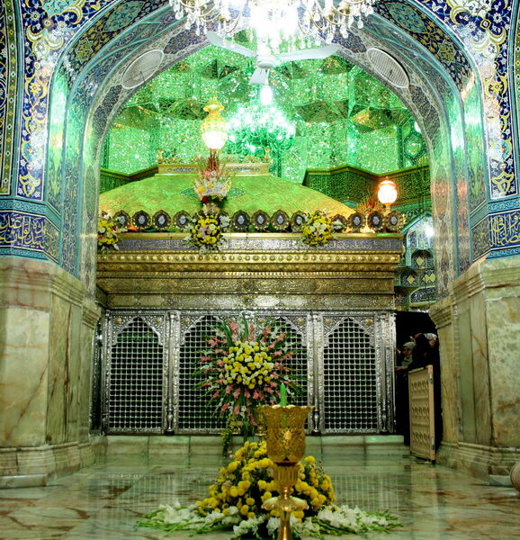 حال و هوای حرم مطهر در سال های گذشته ایام سالروز میلاد حضرت فاطمه زهرا سلام‌الله‌علیها