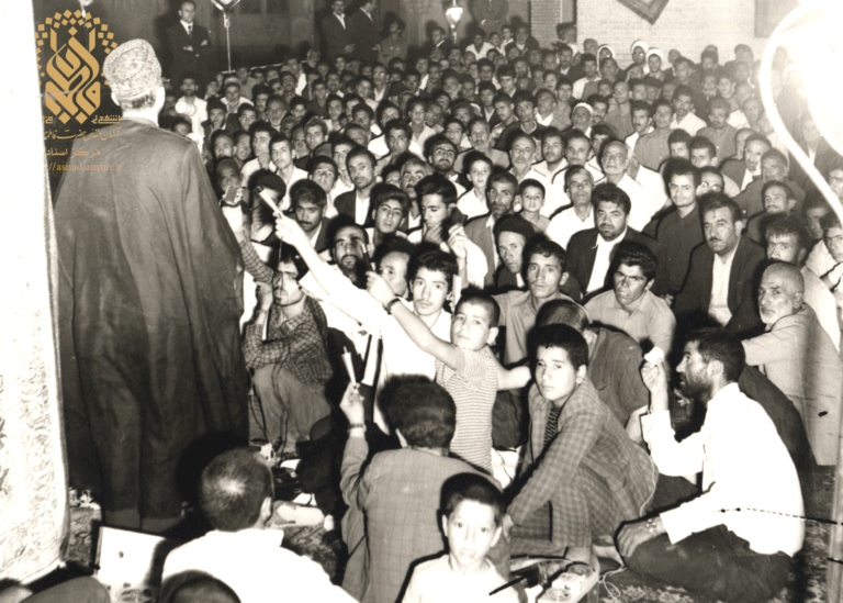 مراسم جشن میلاد پیامبر (ص) در حرم دهه ۴۰ و ۵۰ شمسی