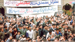 تصاویر خاطره‌انگیز از سفر مقام معظم رهبری امام خامنه‌ای (مدظله العالی) به شهر مقدس قم در آذرماه سال ۱۳۷۴ مصادف با سالروز ولادت امیرالمؤمنین حضرت علی (علیه السلام)