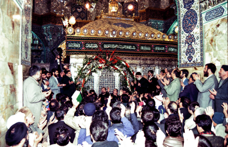 تصاویری از مراسم جشن ولادت حضرت فاطمه معصومه سلام الله علیها در دهه ۱۳۷۰ شمسی