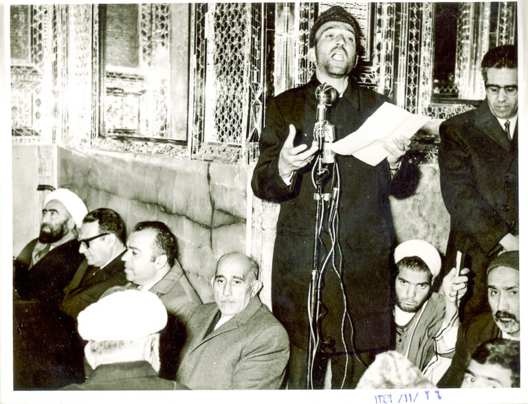 تصاویری از برگزاری مراسم جشن عید غدیر خم در حرم مطهر حضرت فاطمه معصومه سلام الله علیها – سال 1349 شمسی