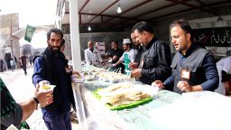 برپایی دو ایستگاه صلواتی در عمود ۱۰۸۰ نجف به کربلا+تصاویر