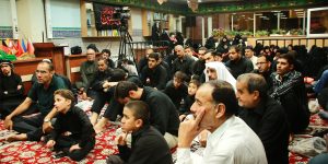 مراسم شهادت امام رضا(ع) ویژه زائران غیر ایرانی برگزار شد
