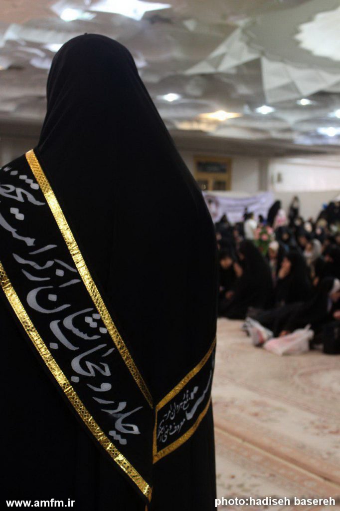 برهنگی نماد فرهنگ شیطانی است