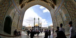 برگزاری ۴۰ نشست معارفی و عقیدتی ویژه زائران غیر ایرانی حرم مطهر
