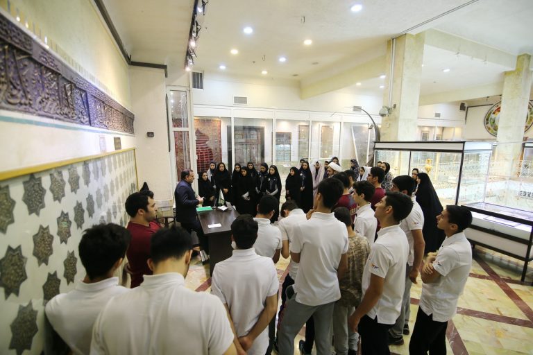اعضای تیم ملی نوجوانان تکواندو از موزه آستان مقدس دیدن کردند