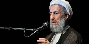 علما و مسؤلان مرزبانان فرهنگی و اعتقادی مردم هستند