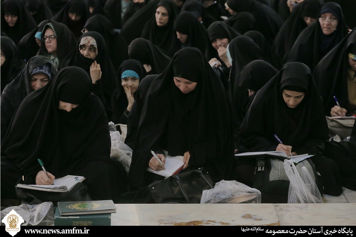 بازآفرینی هویت زن از برکات انقلاب اسلامی است