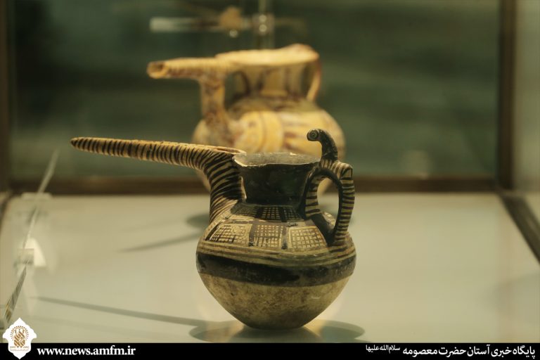 گنجینه آثار سفالینه موزه آستان مقدس در قاب دوربین