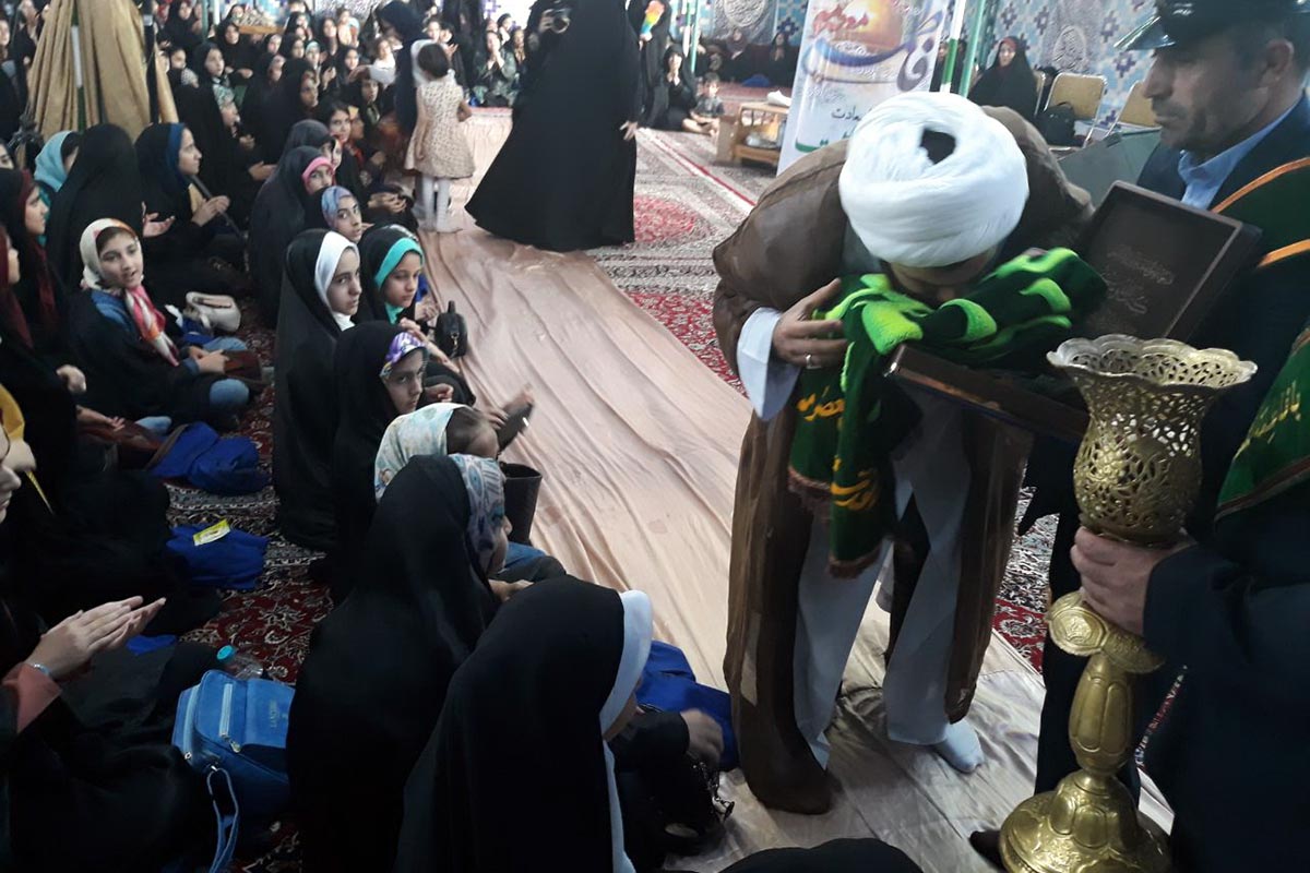 برگزاری جشن چهار هزار نفری دختران آفتاب در اصفهان