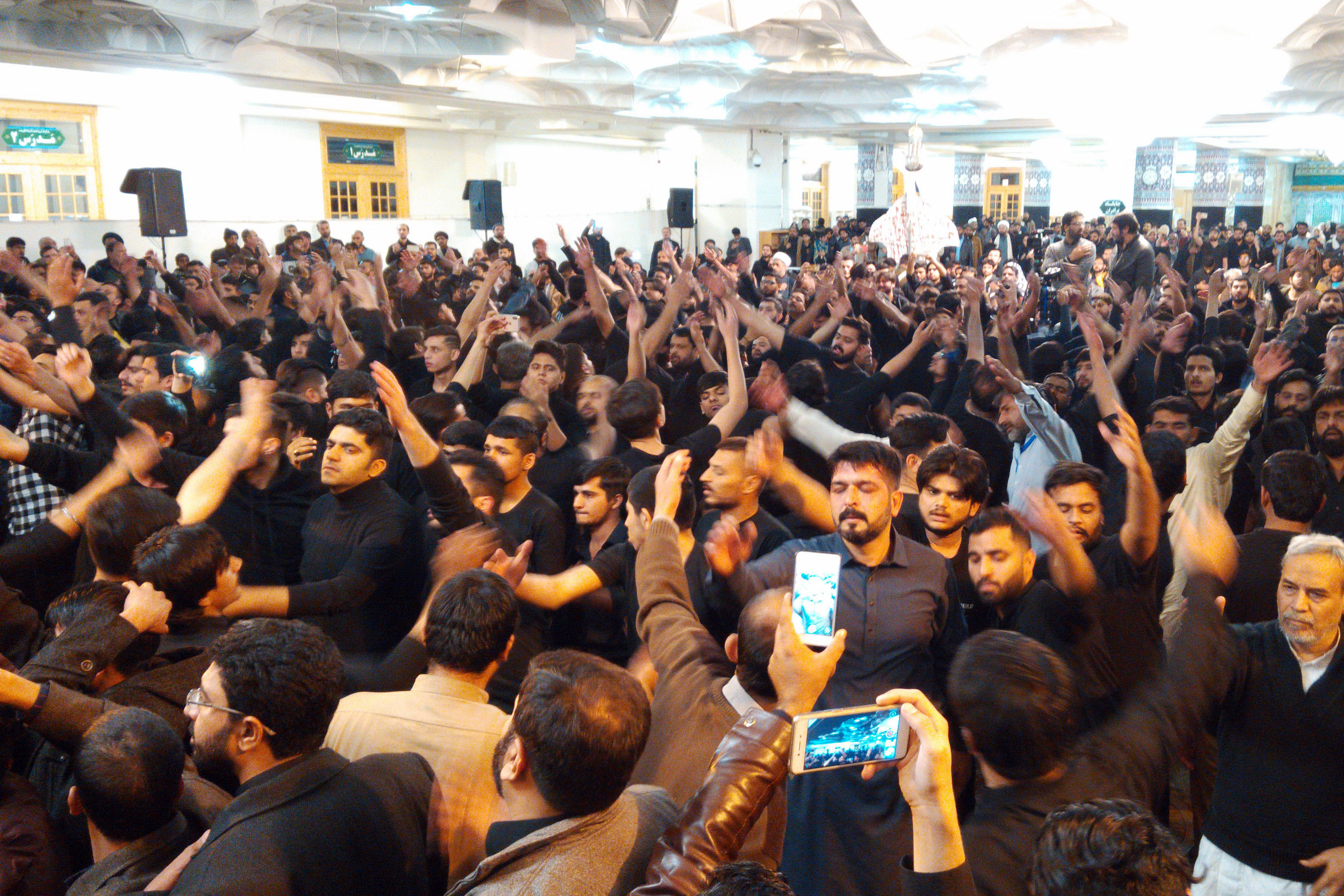 عزاداری اردوزبانان در شبستان نجمه خاتون(س) حرم مطهر