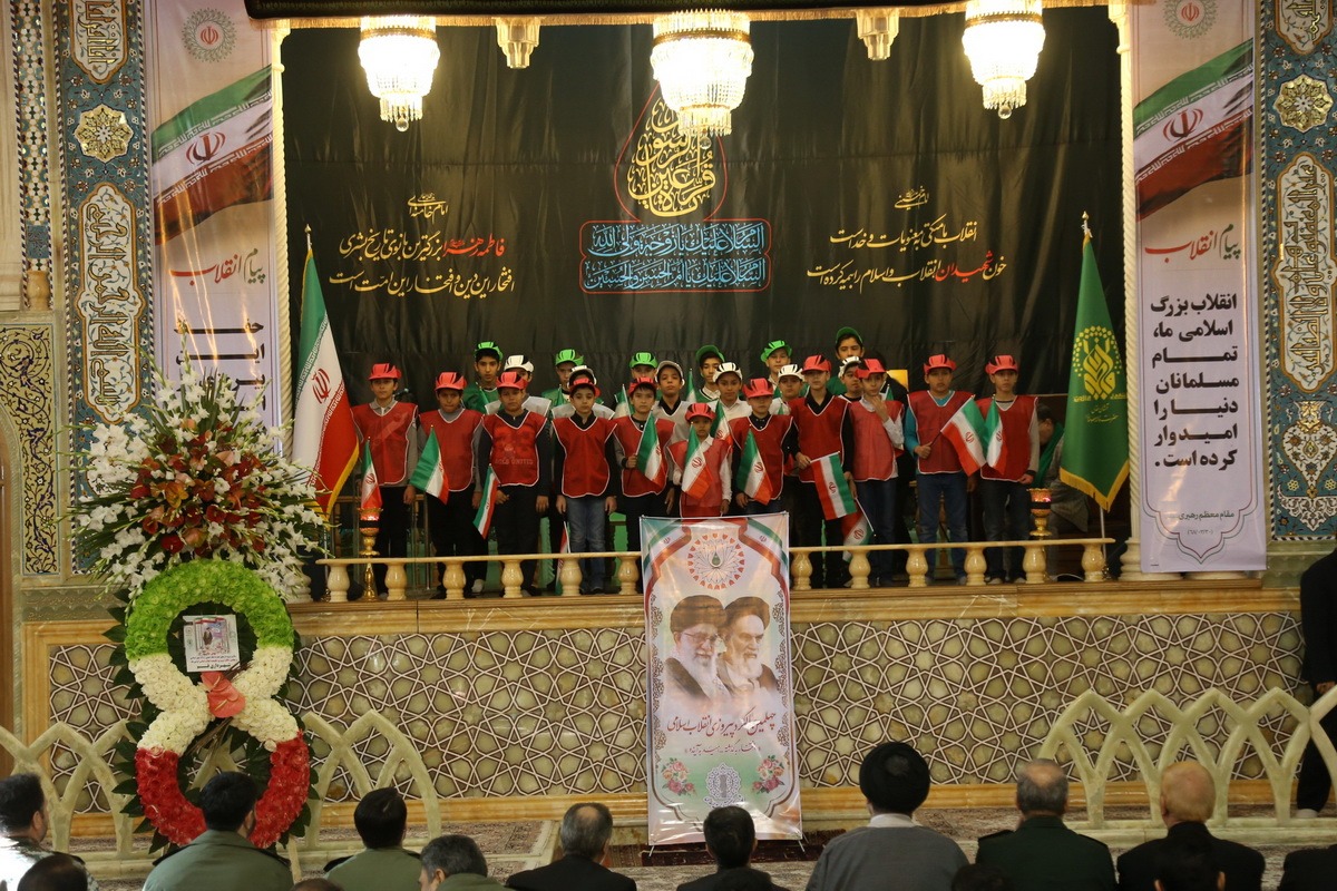 گزارش تصویری: آغاز دهه فجر در حرم کریمه اهل بیت(س)