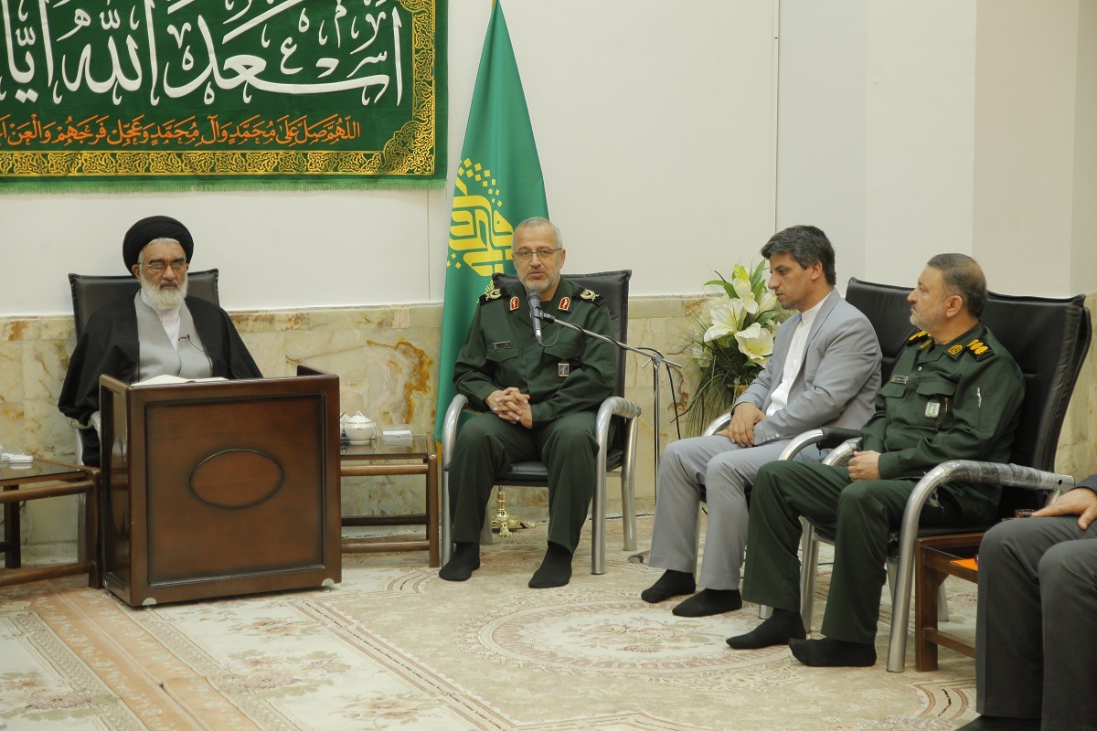بازگشایی معابر و جاده‌های لرستان اولویت نخست کمک‌رسانی است