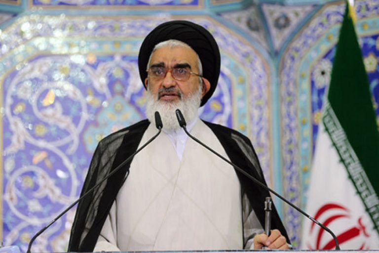 موضع ملت ایران «مرگ بر آمریکا» است/در سایه مقاومت آمریکا هیچ غلطی نمی‌تواند بکند