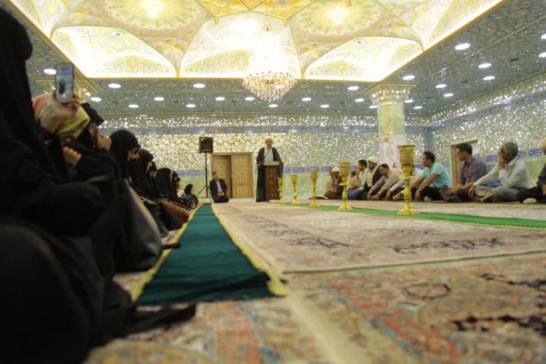 آیین بدرقه زائران کربلا و مشهد در شبستان حضرت زهرا(س) برگزار شد +تصاویر