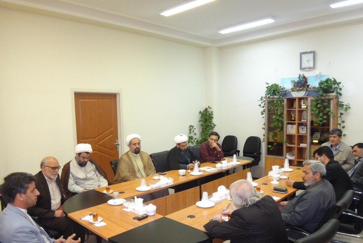 دبیرخانه دائمی کنگره ملی شعر فاطمی تشکیل شود