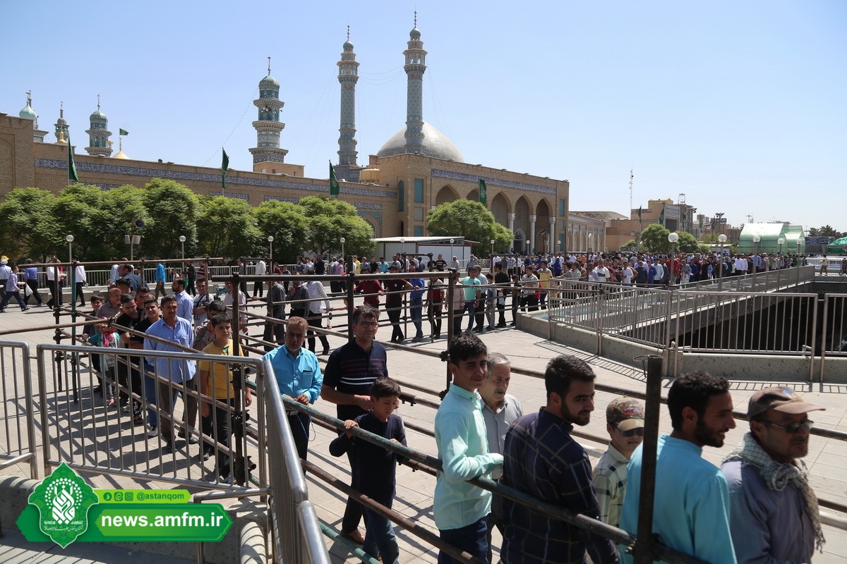 گزارش تصویری توزیع غذای تبرکی در روز عید غدیر
