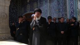 استقبال آیت‌الله سعیدی از عزاداران حسینی +تصاویر