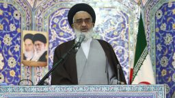 غرب زدگان نفوذی به مسئولان آدرس غلط ندهند