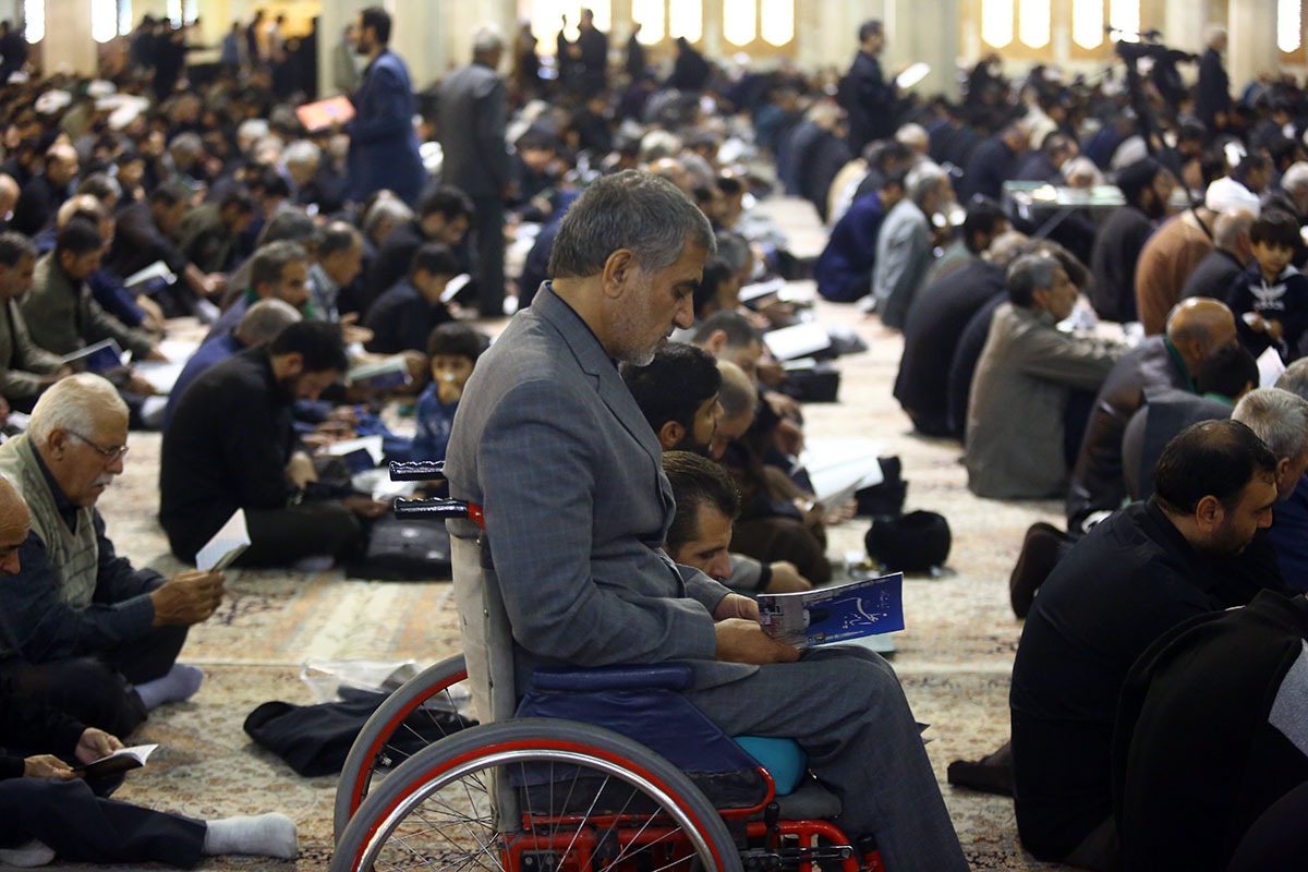 قرائت زیارت حضرت رسول(ص) از بعید در حرم بانوی کرامت+تصاویر