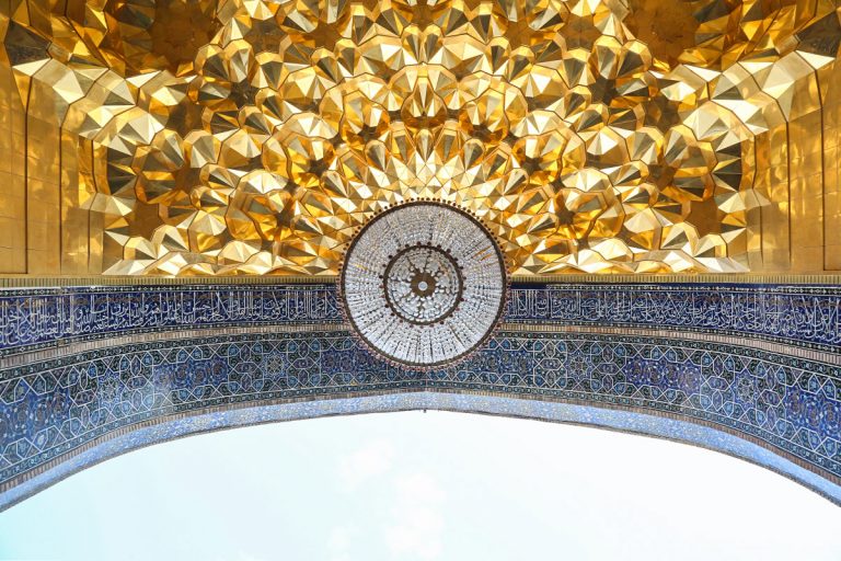صحن امام هادی(ع) جلوه ای از زیبایی های هنر اسلامی