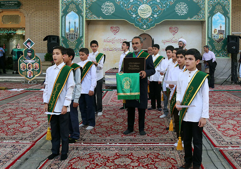 اعزام سفیران قرآنی کریمه به مساجد، مدارس و محافل قرآنی اعزام سفیران قرآنی کریمه به مساجد، مدارس و محافل قرآنی