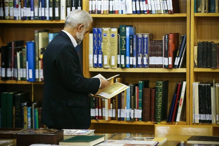 برگزاری دوره مهارت‌های ارتباطی ویژه کتابداران استان قم در کتابخانه فاطمی