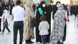 اهدای هزار بسته ملزومات حجاب و عفاف به زائران در دهه کرامت