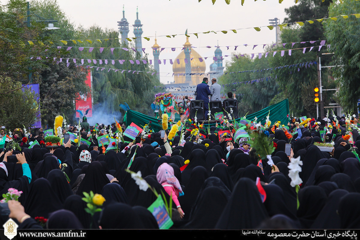 آذین‌بندی شهر قم به مناسب سالروز ورود کریمه اهل‌بیت(س)