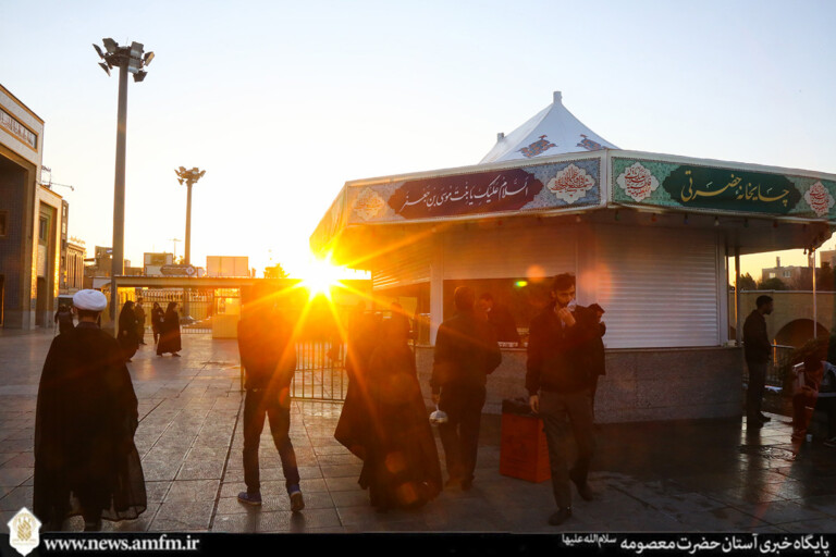 برپایی چایخانه حضرتی در حرم حضرت معصومه(س) +تصاویر