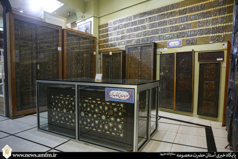 درب نفیس قاجاری با خاتم‌کاری مرثیه کربلا در موزه فاطمی به نمایش گذاشته شد