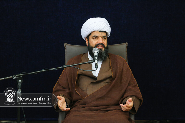 عاقل‌ترین انسان‌ها کسی است که از خدا اطاعت و از دشمن خدا پرهیز کند