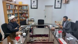 نشست مدیر روابط عمومی آستان مقدس فاطمی با مدیر خبرگزاری مهر در استان قم