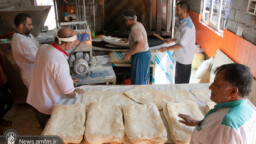 نانوایانی که در هوای گرم عراق به زائران اربعین حسینی خدمت کردند+ تصاویر