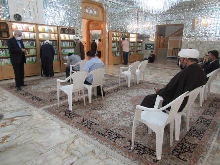 کتابخانه ویژه حرم حضرت معصومه(س) با چیدمان جدید در خدمت زائران است +تصاویر