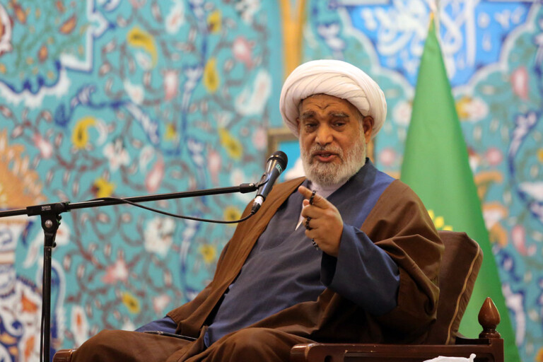 مؤمن حقیقی در امور سیاسی تابع ولایت است/ التزام عملی به دین شرط ایمان است