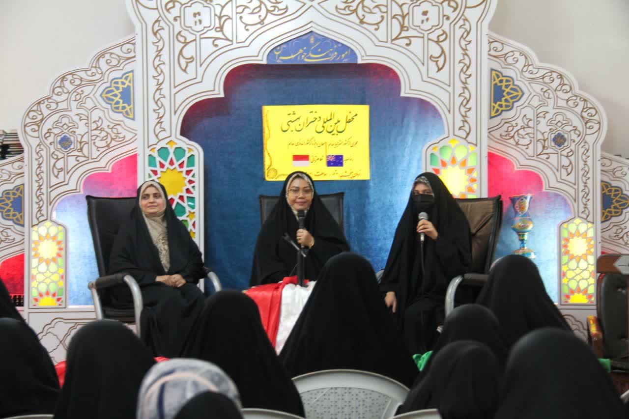 محفل دختران بهشتی در حرم بانوی کرامت برگزار شد +تصاویر
