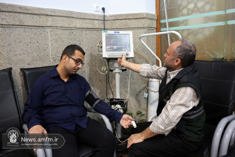 خدمت رسانی دارالشفاء حرم بانوی کرامت به زائران اربعین