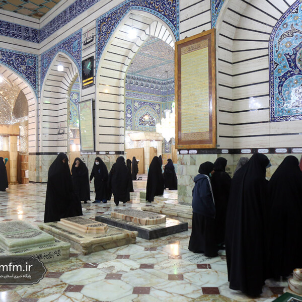 ساعات زیارت قبور علمای مدفون در حرم بانوی کرامت ویژه خواهران اعلام شد