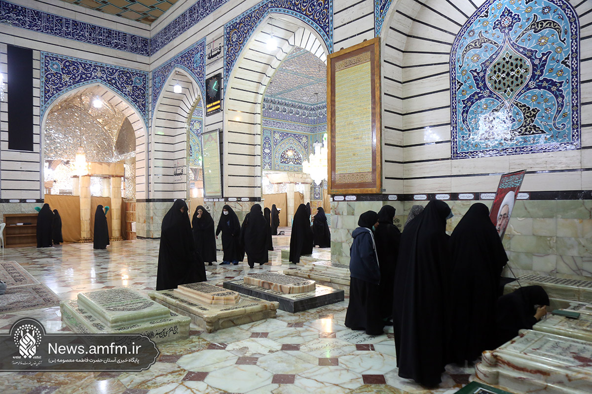 ساعات زیارت قبور علمای مدفون در حرم بانوی کرامت ویژه خواهران اعلام شد