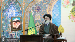 شهوات دنیا مهمترین عامل پشت کردن به نظام ولایی است