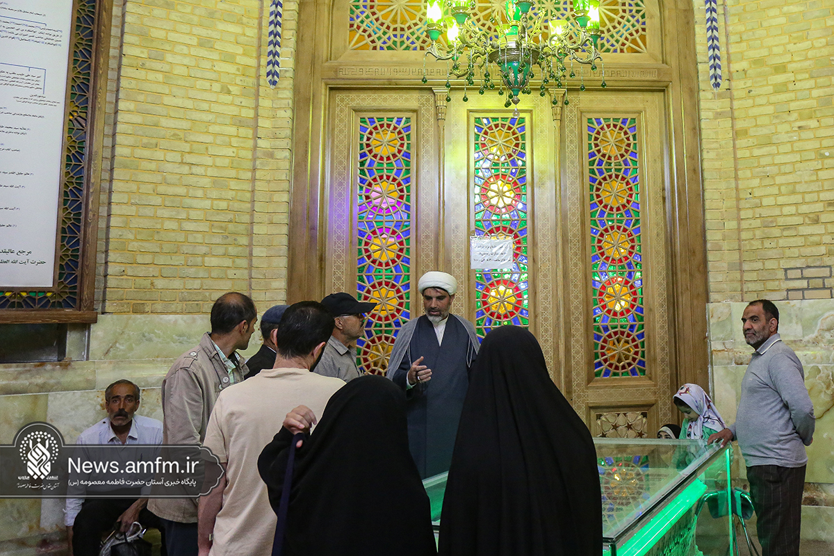 برگزاری گردش «حرم شناسی» و «شخصیت شناسی» حضرت معصومه (س) در دهه کرامت برگزاری گردش «حرم شناسی» و «شخصیت شناسی» حضرت معصومه (س) در دهه کرامت