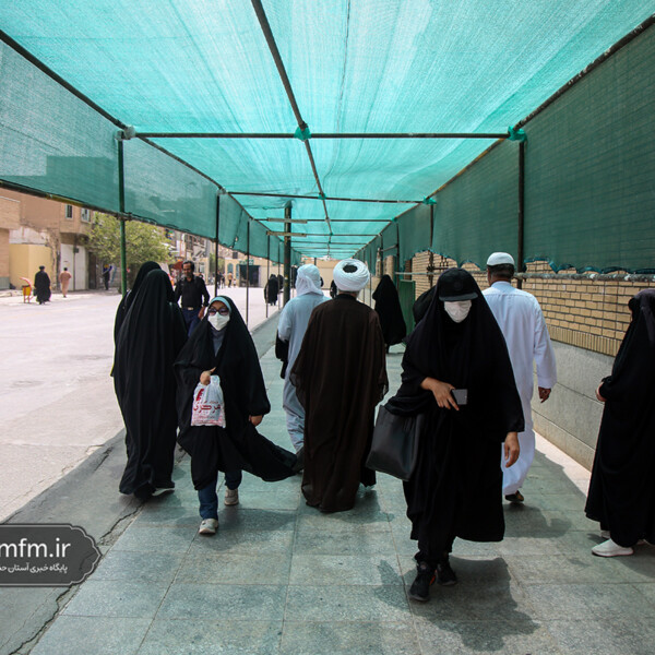 ایجاد سایبان در مسیرهای پرتردد زائران در حرم حضرت معصومه(س) +تصاویر