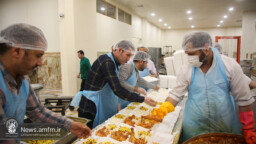 توزیع ۹۰ هزار پرس غذا در حرم حضرت معصومه(س) به مناسبت عید غدیر