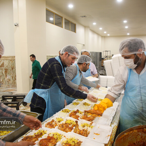 توزیع ۹۰ هزار پرس غذا در حرم حضرت معصومه(س) به مناسبت عید غدیر