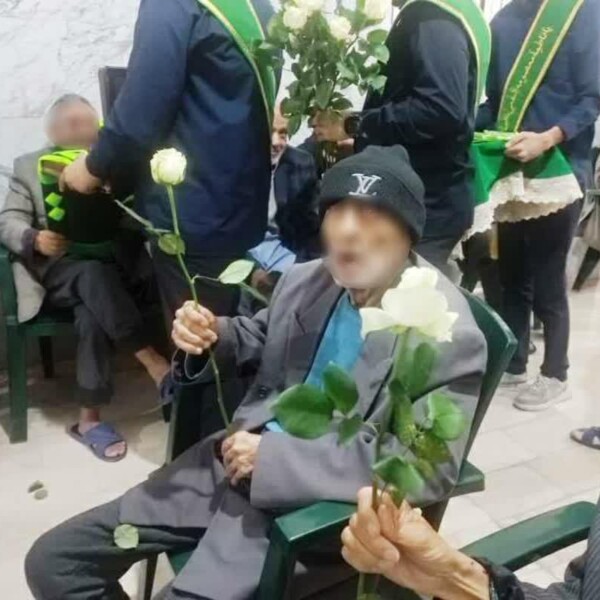 سفیران کریمه(س)به مناسبت روز پدر در آسایشگاه سالمندان حضور یافتند +تصاویر