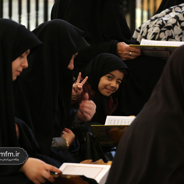 حضور کودکان در آیین ترتیل‌خوانی قرآن‌کریم در حرم مطهر بانوی کرامت