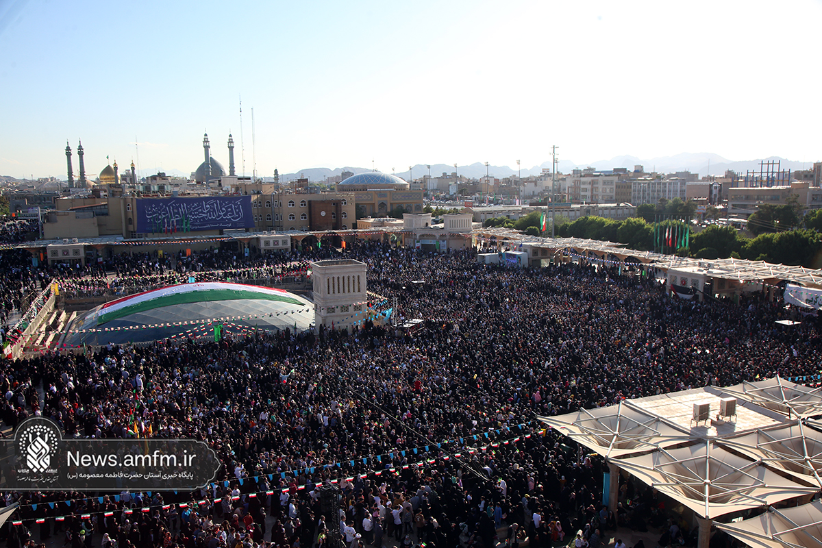 جشن روز دختر و محفل قرآنی ستاره‌ها در جوار حرم مطهر بانوی کرامت برگزار شد