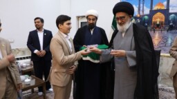 انگشترهای اهدایی رهبر انقلاب اسلامی به قاریان نوجوان اهدا شد
